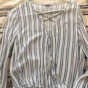 White/blue stripe blouse long sleeve